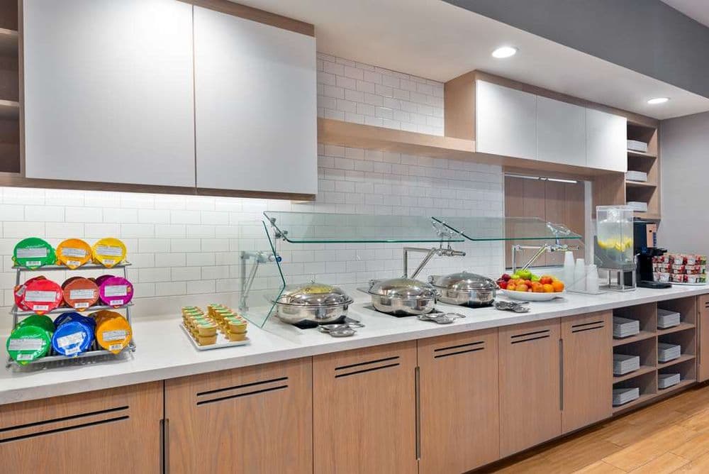 Hyatt House Tampa Airport / Westshore