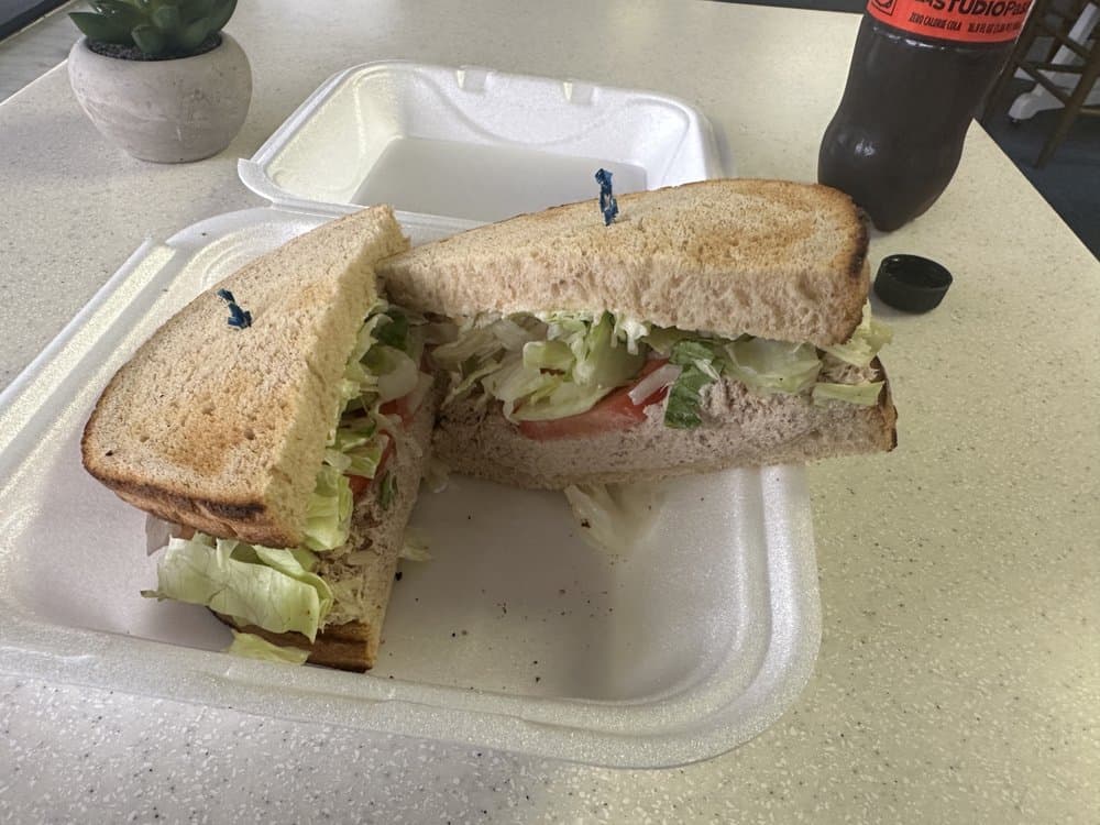 Rocsi's Cafe
