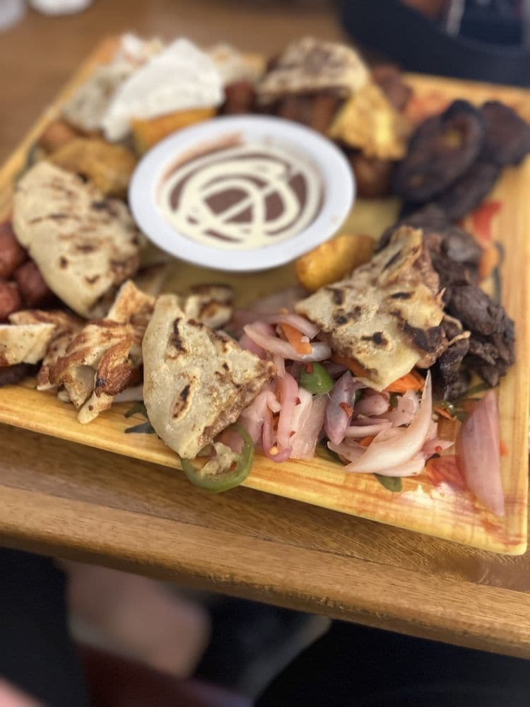 Antojitos Salvadoreños Restaurant