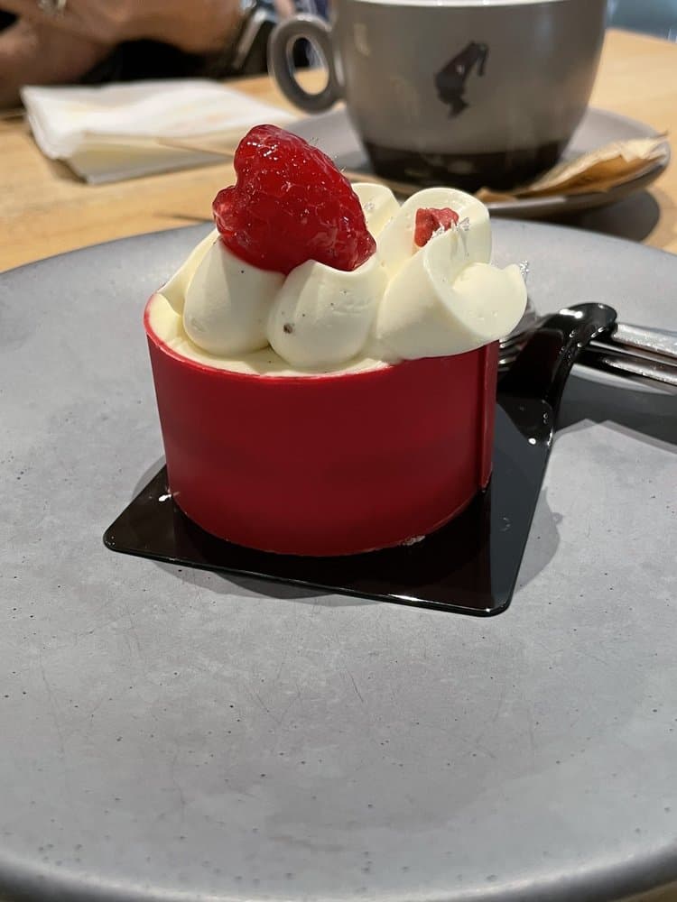 Bachour Café at The Collection