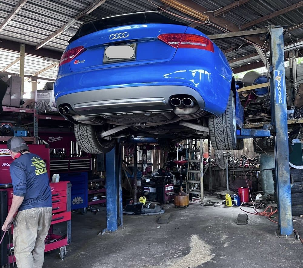 Muffler & Mechanic Shop