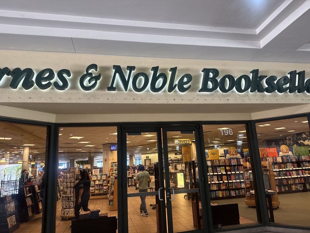 Barnes and Noble Booksellers