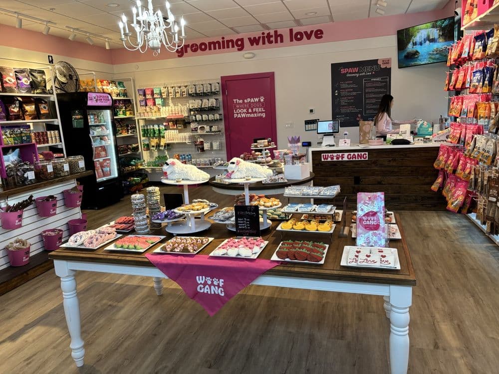Woof Gang Bakery & Grooming Estero