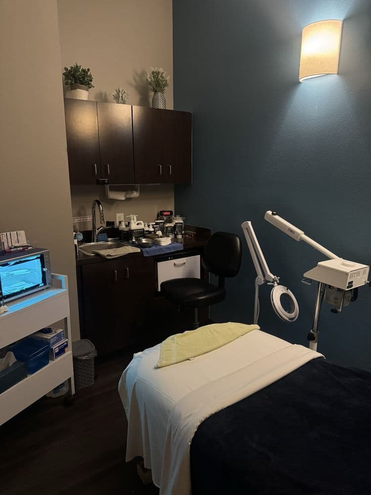 Hand & Stone Massage and Facial Spa