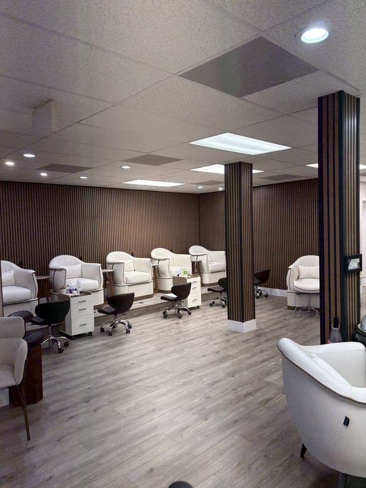Chrisvanny Nail Salon