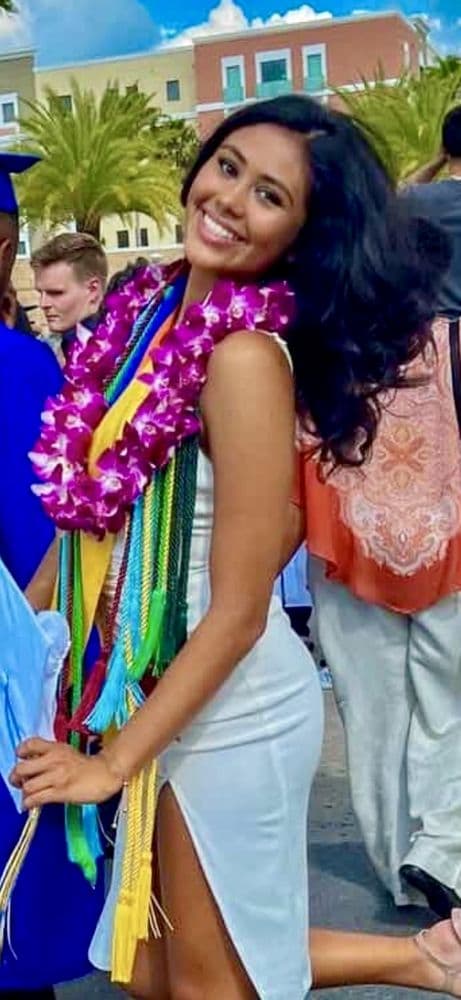 Carolina Flower Lei