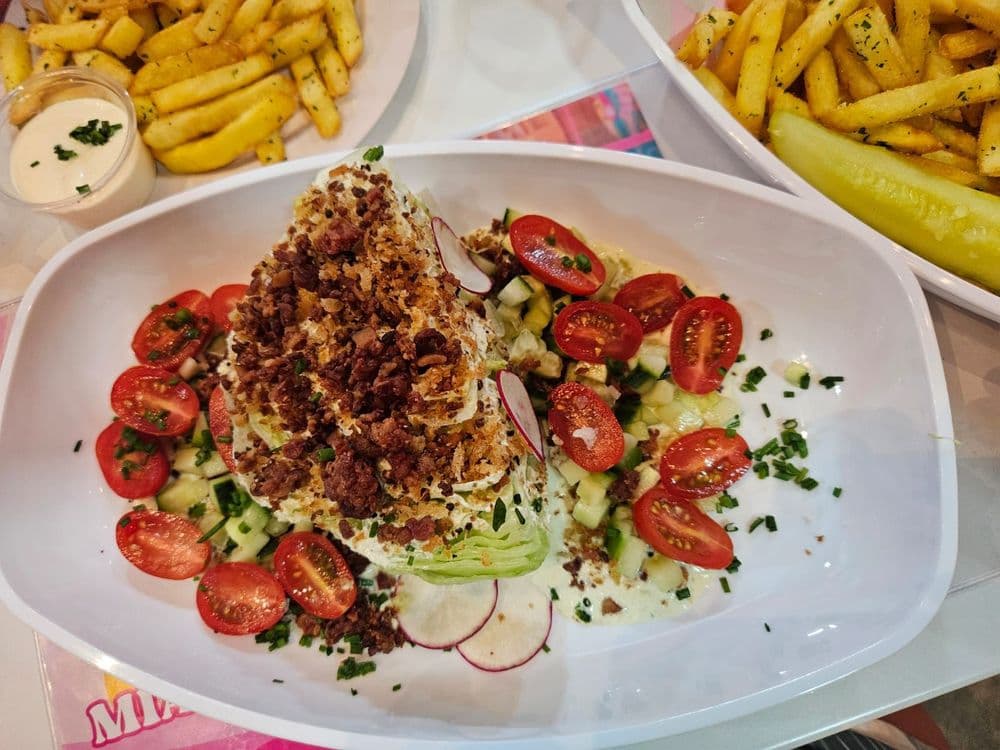Malibu Barbie Cafe