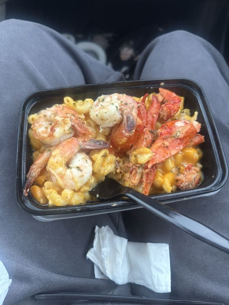 681 Seafood & Southern Bites