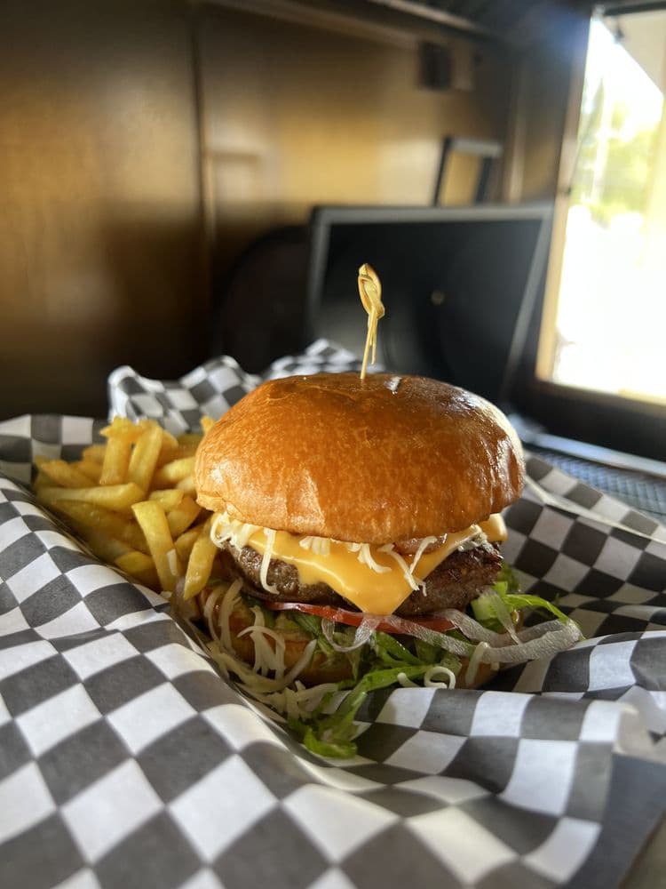 Coloyos Food And Grill