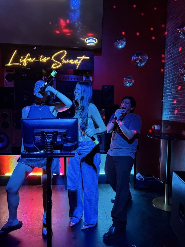 Sweet Caroline Karaoke Bar