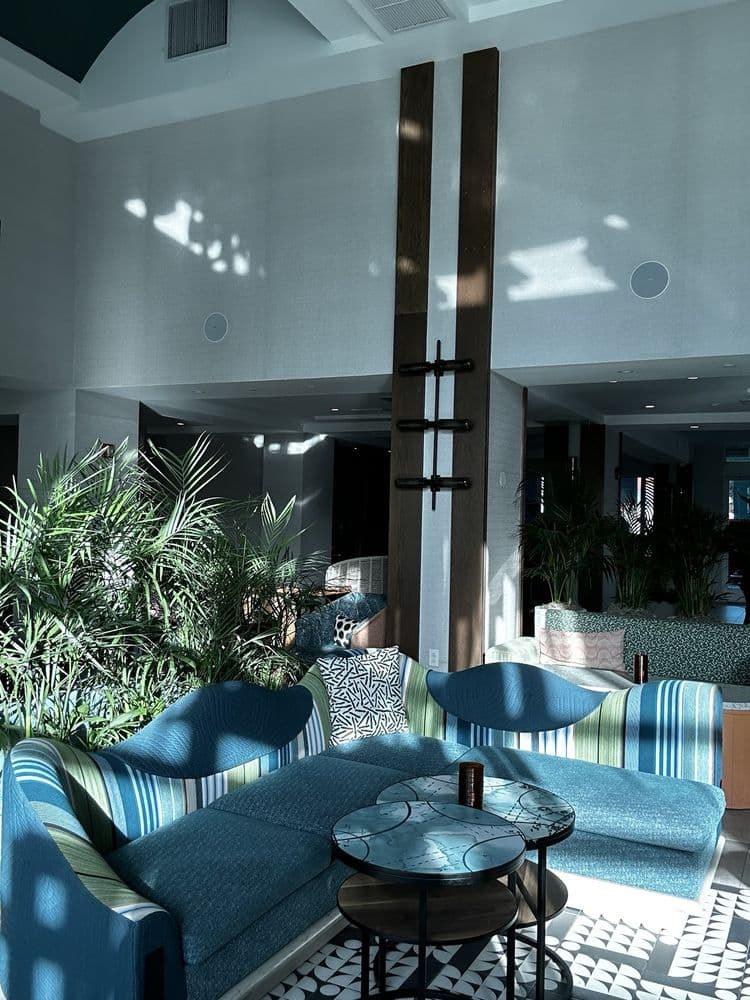 Emilie Bar & Lounge