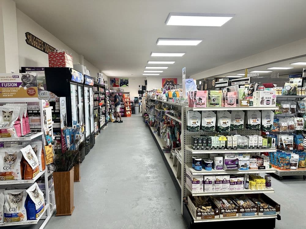 Auggie's Pet Supplies & Spa