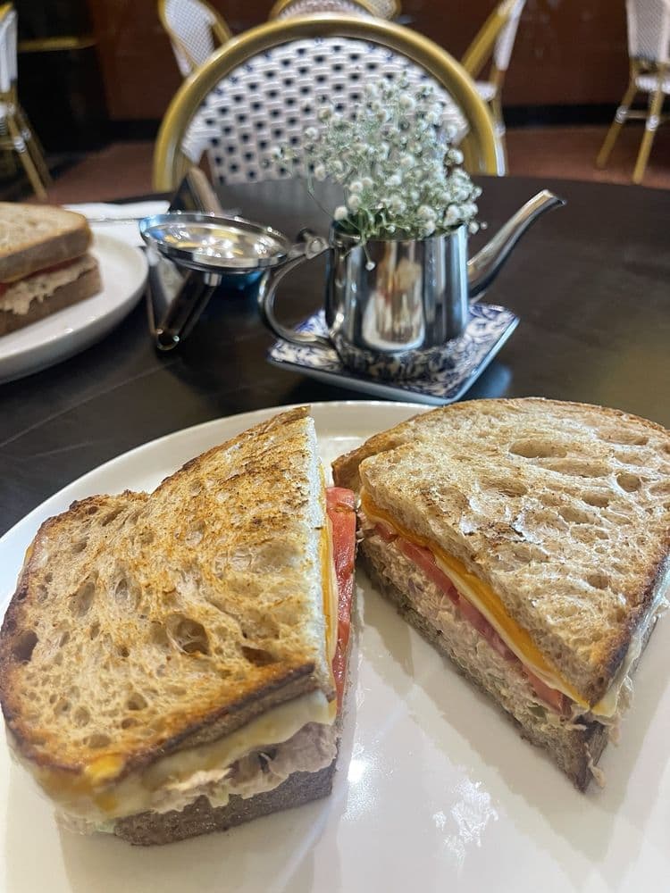 Nonnos Cafe