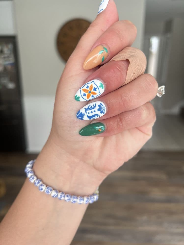 NiNi Nails Salon
