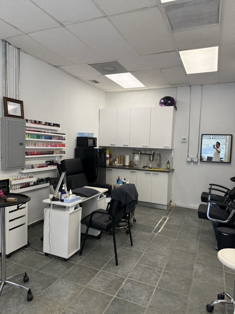 Nelly's Beauty Salon