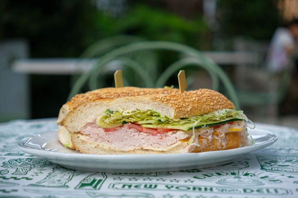 Frankie And Wally's