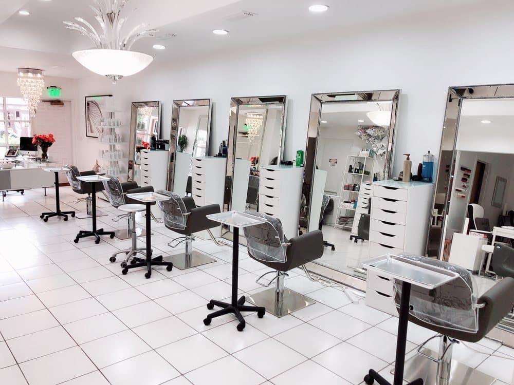 Edward Nuñez Salon