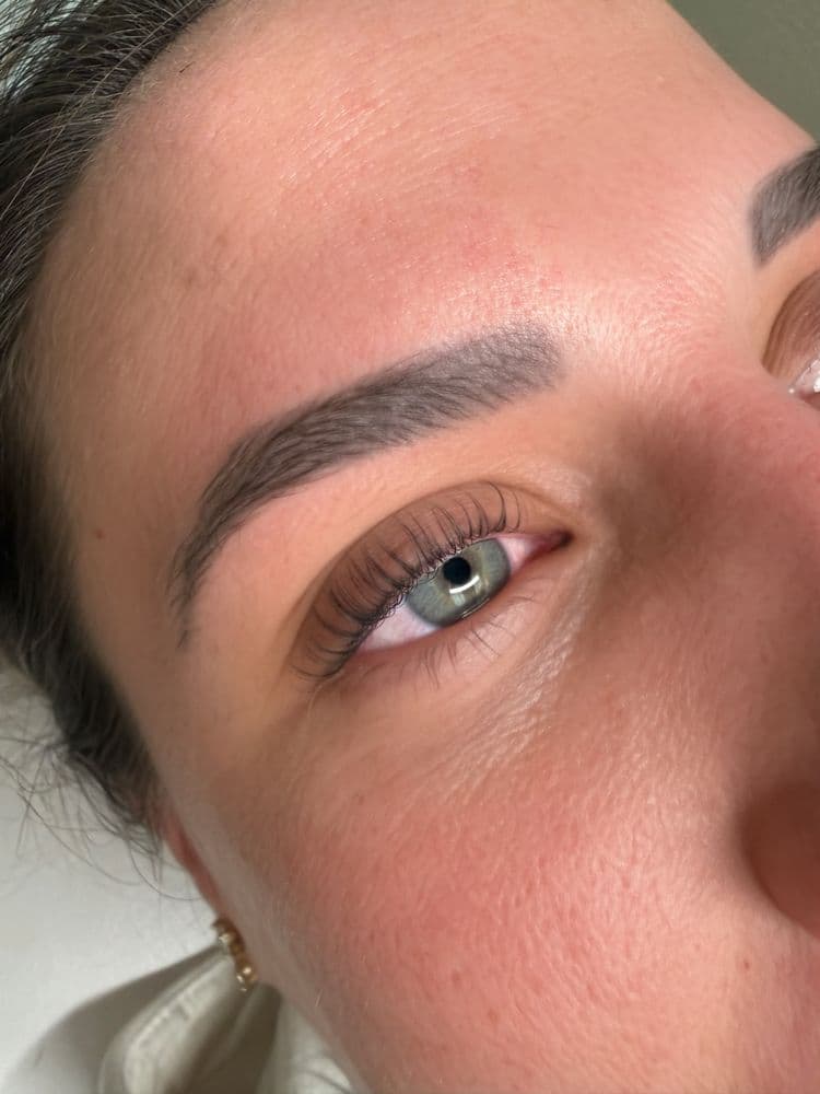Lucy R Brows