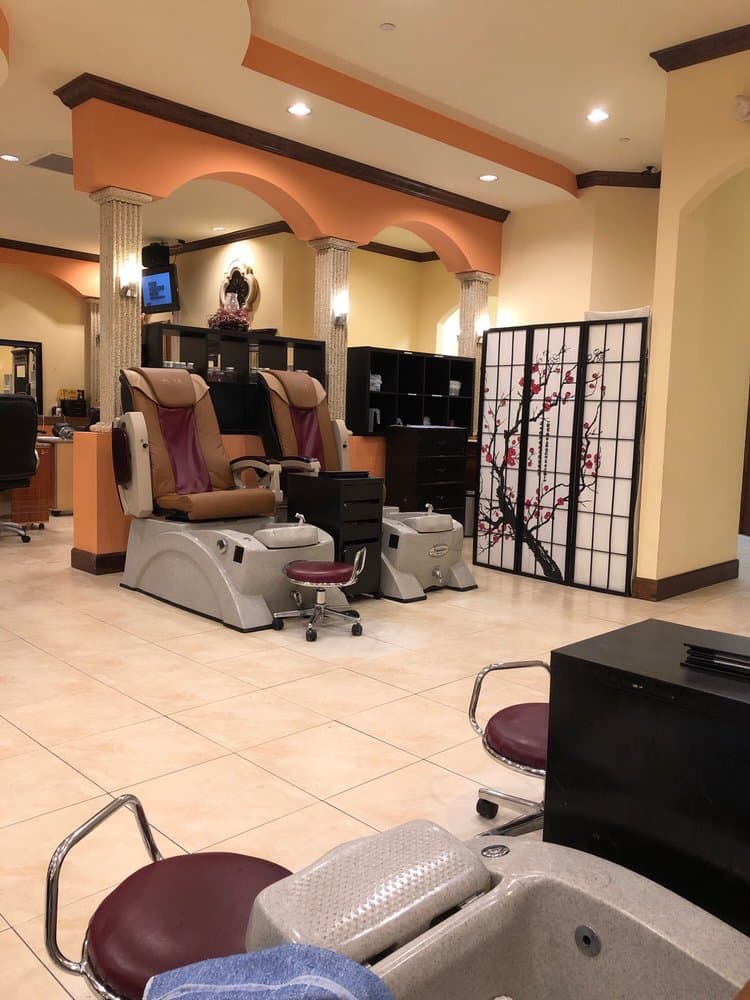 Modern Nails And Day Spa