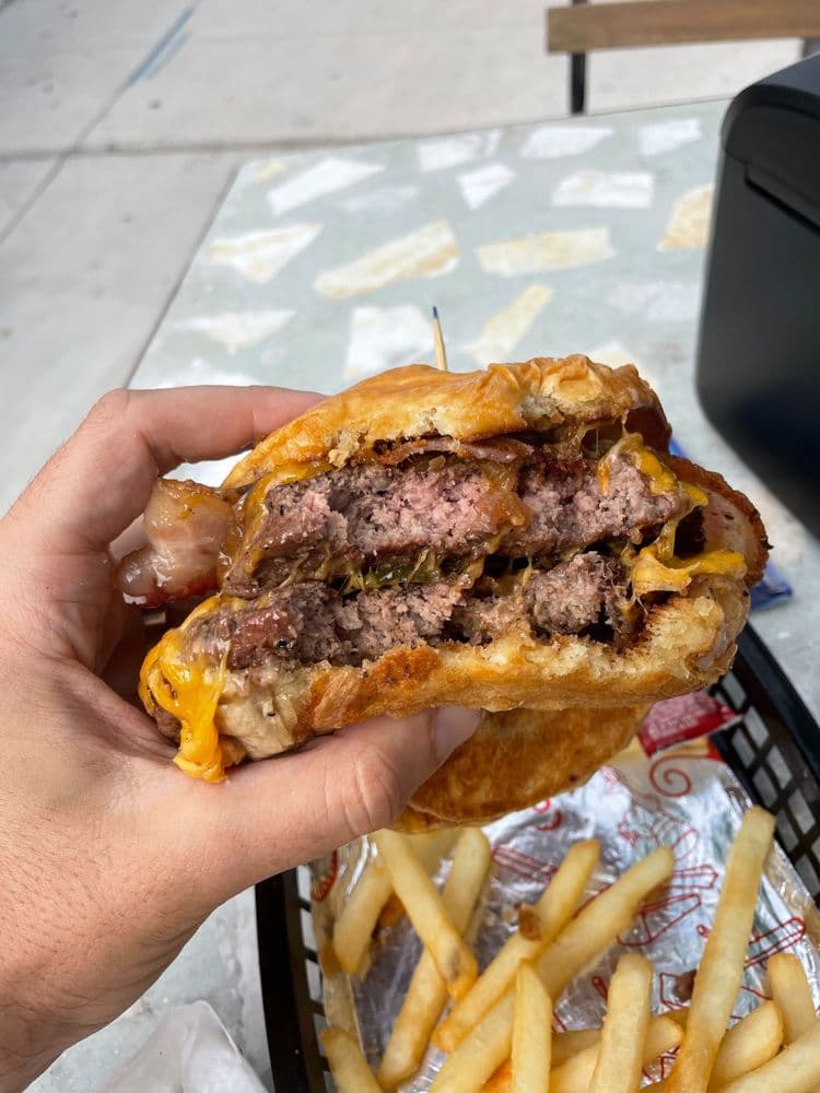 La Divina Burger