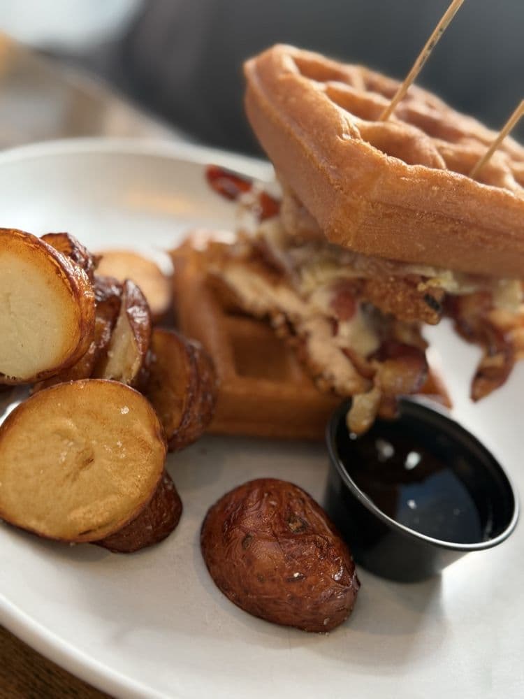 Hooked Island Grill - Fort Myers
