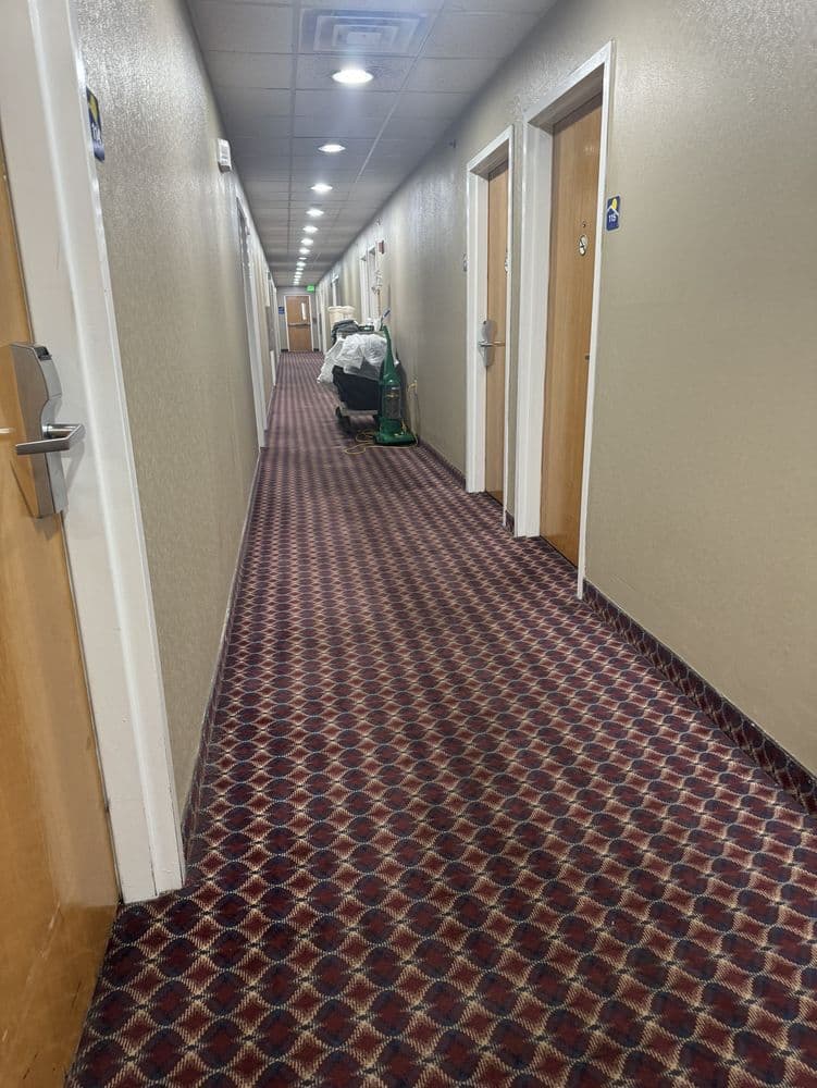Hometown Inn & Suites