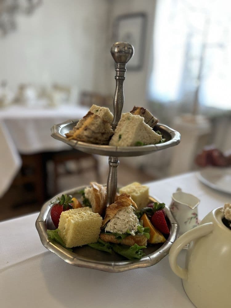 Ashes' Boutique and Tea Garden