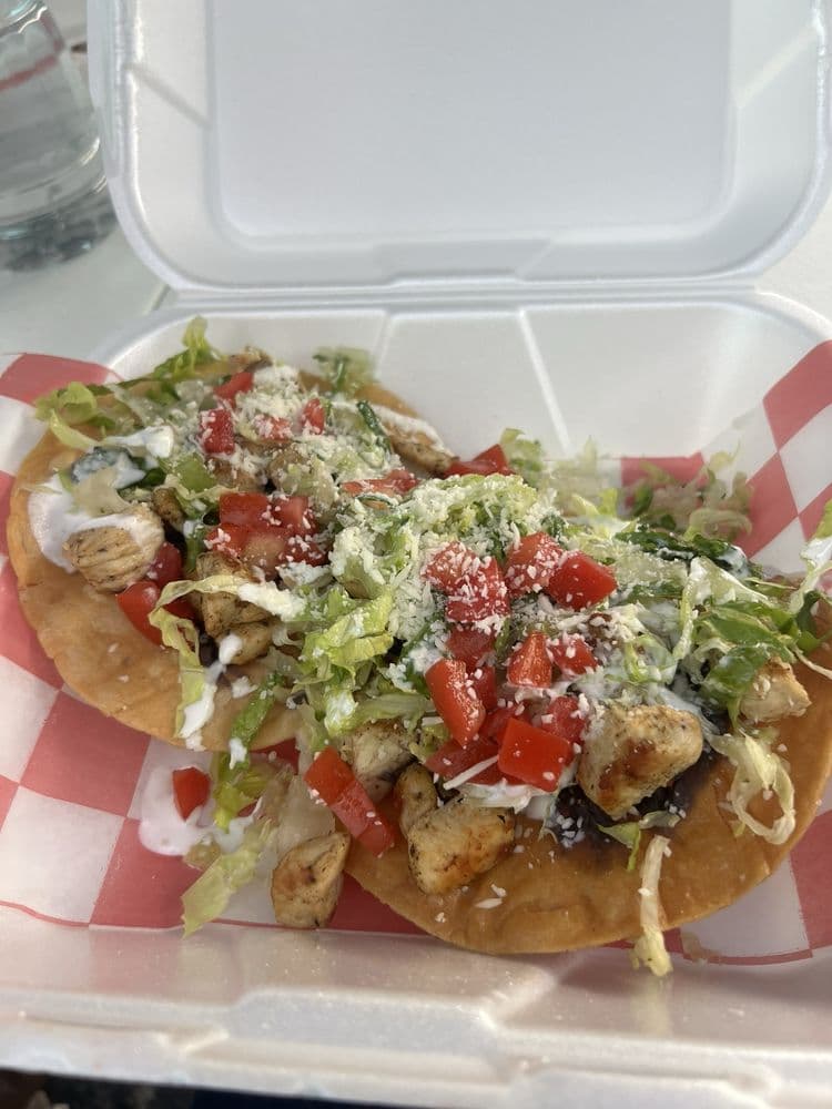Ninos Taqueria y Mas