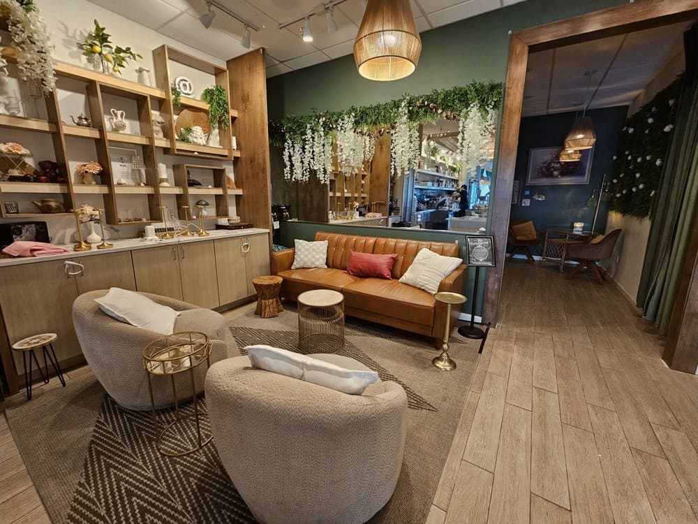 Sincerely، Me Kava Lounge