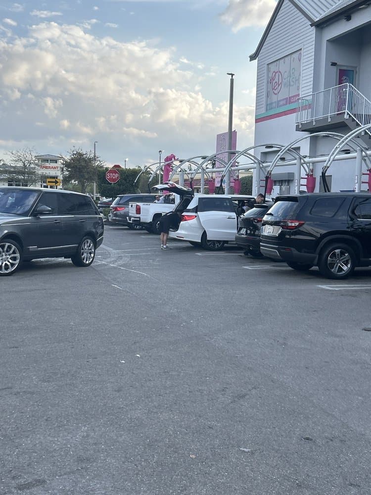 El Car Wash - Coral Way