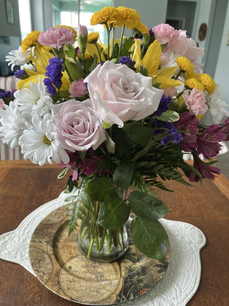 Ariel's Flowers & Gifts