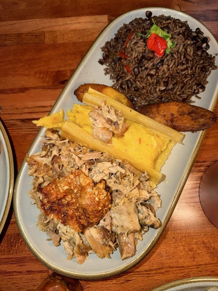 El Flamboyan Kitchen