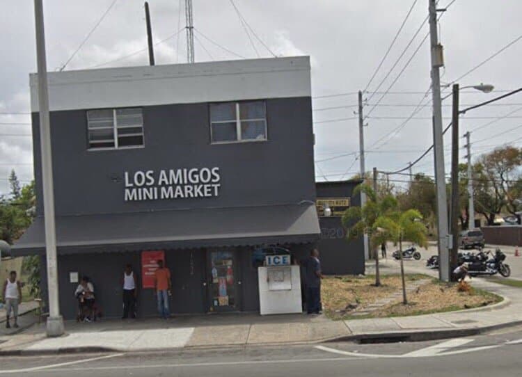 amigos mini market