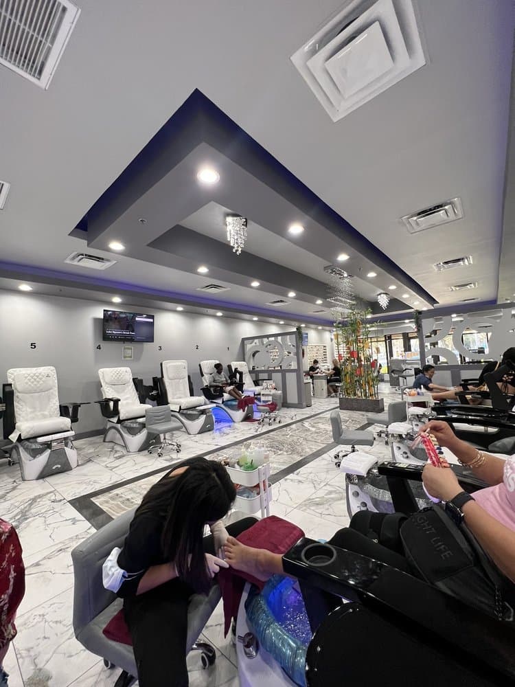 Noire Nail and Lash Bar