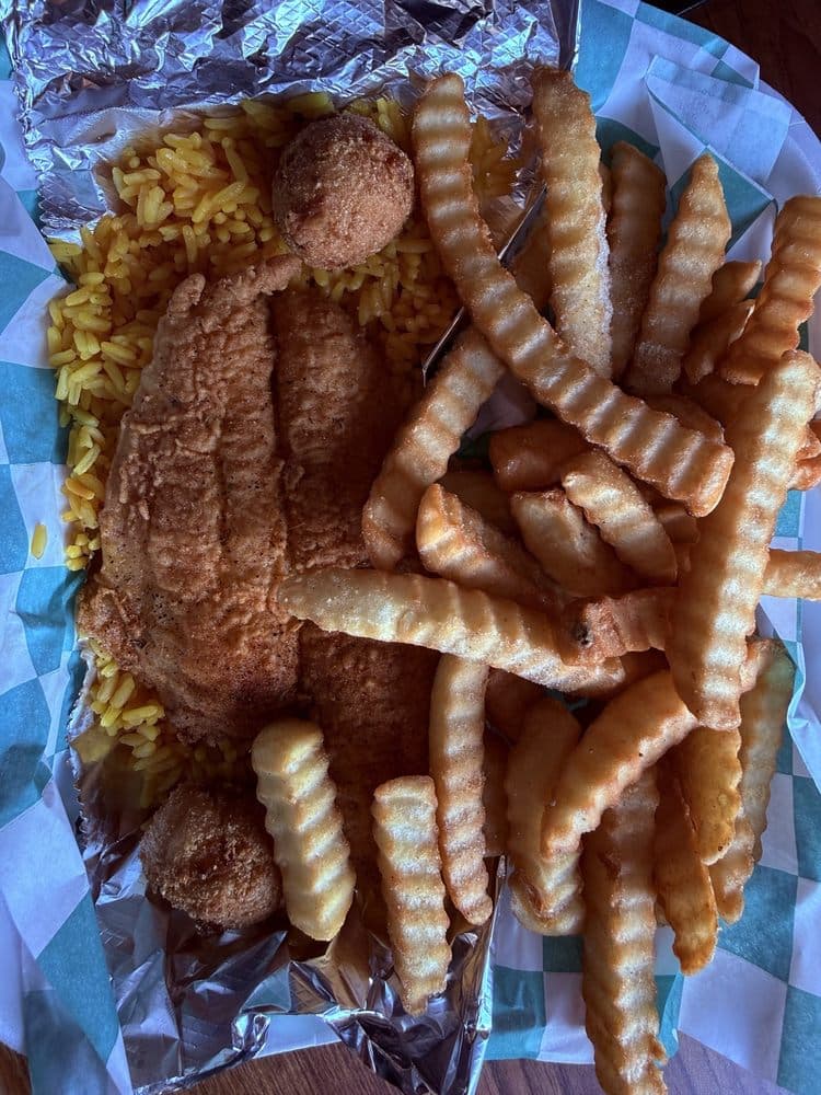 Tunis Seafood, Wings & Subs