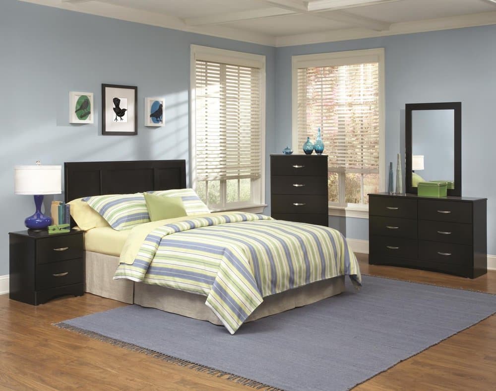 Danny’s Wholesale Mattress Rugs And Furniture