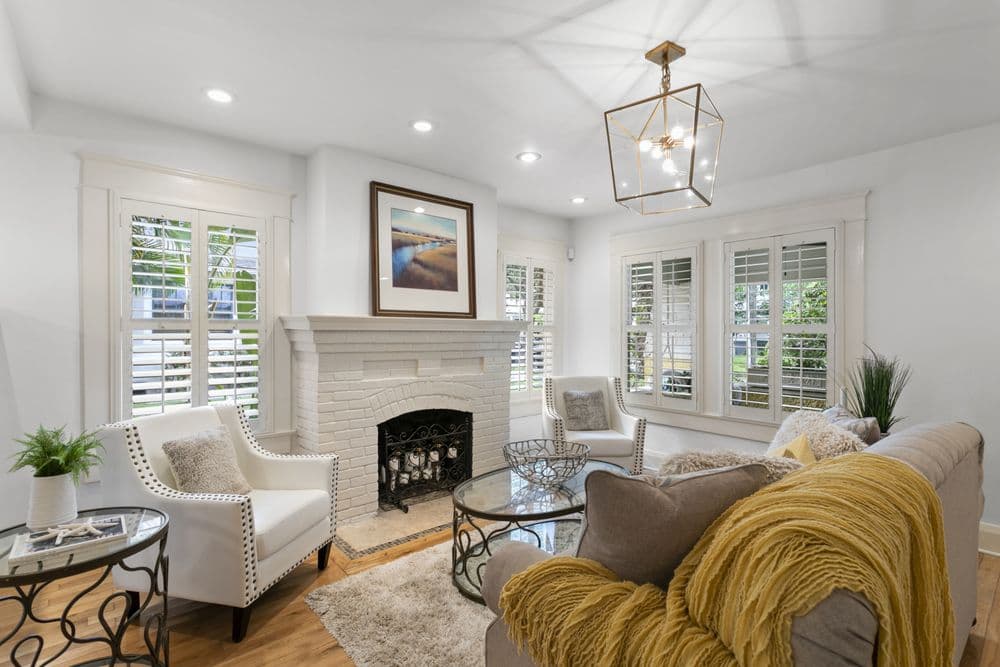Bell Henderson | Real Estate