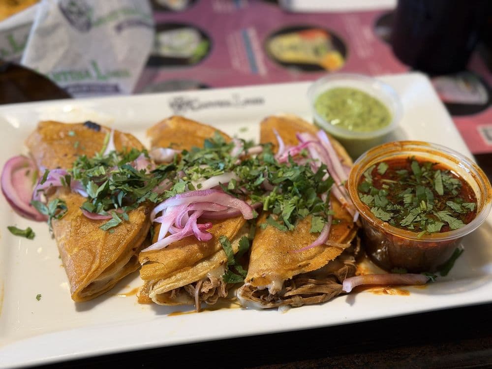 Cantina Louie