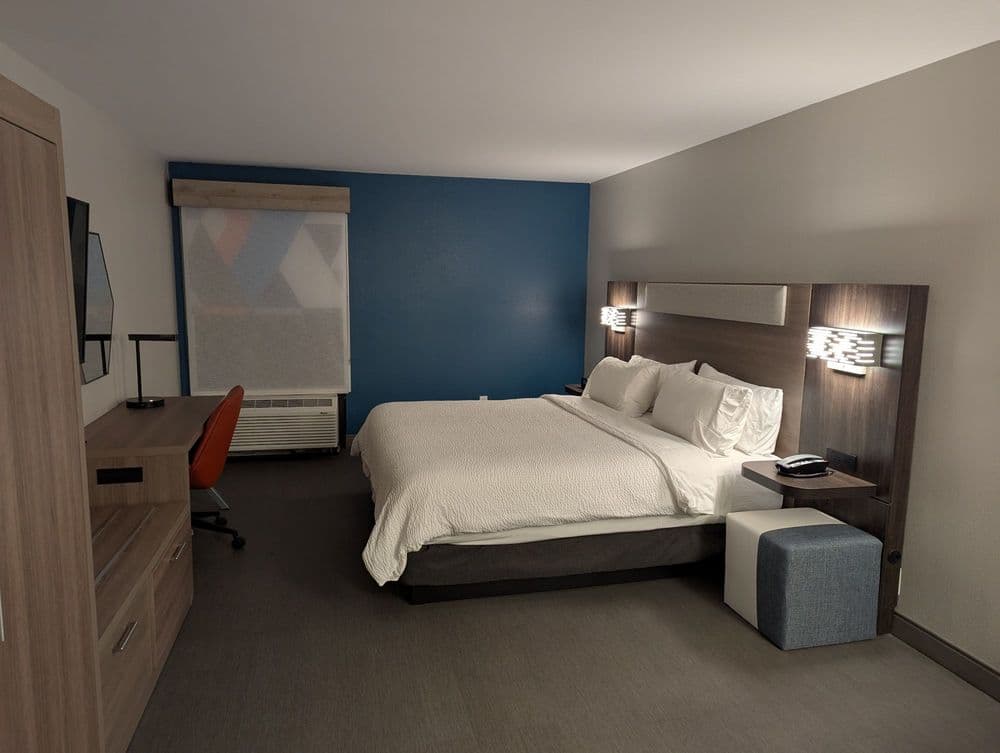 Holiday Inn Express & Suites Tampa/Rocky Point Island